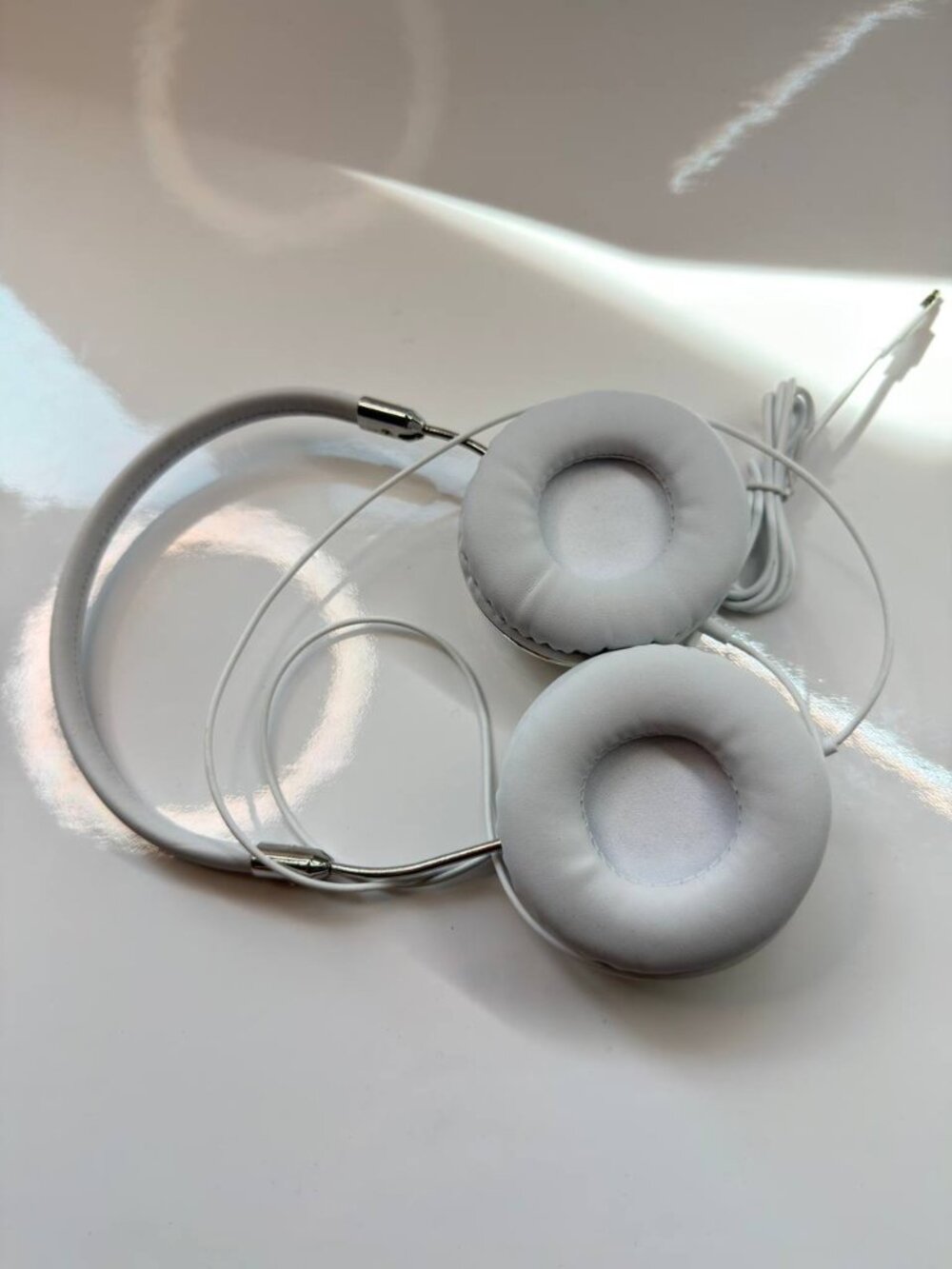 Swarovski FW17 Fashion Wired Headphones – Silver/White Luxury Edition - Picture 6 of 11